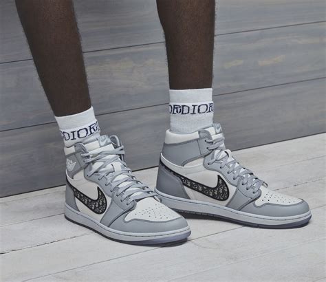 dior jordan 1 custom|x Dior Air Jordan 1 Retro High sneakers .